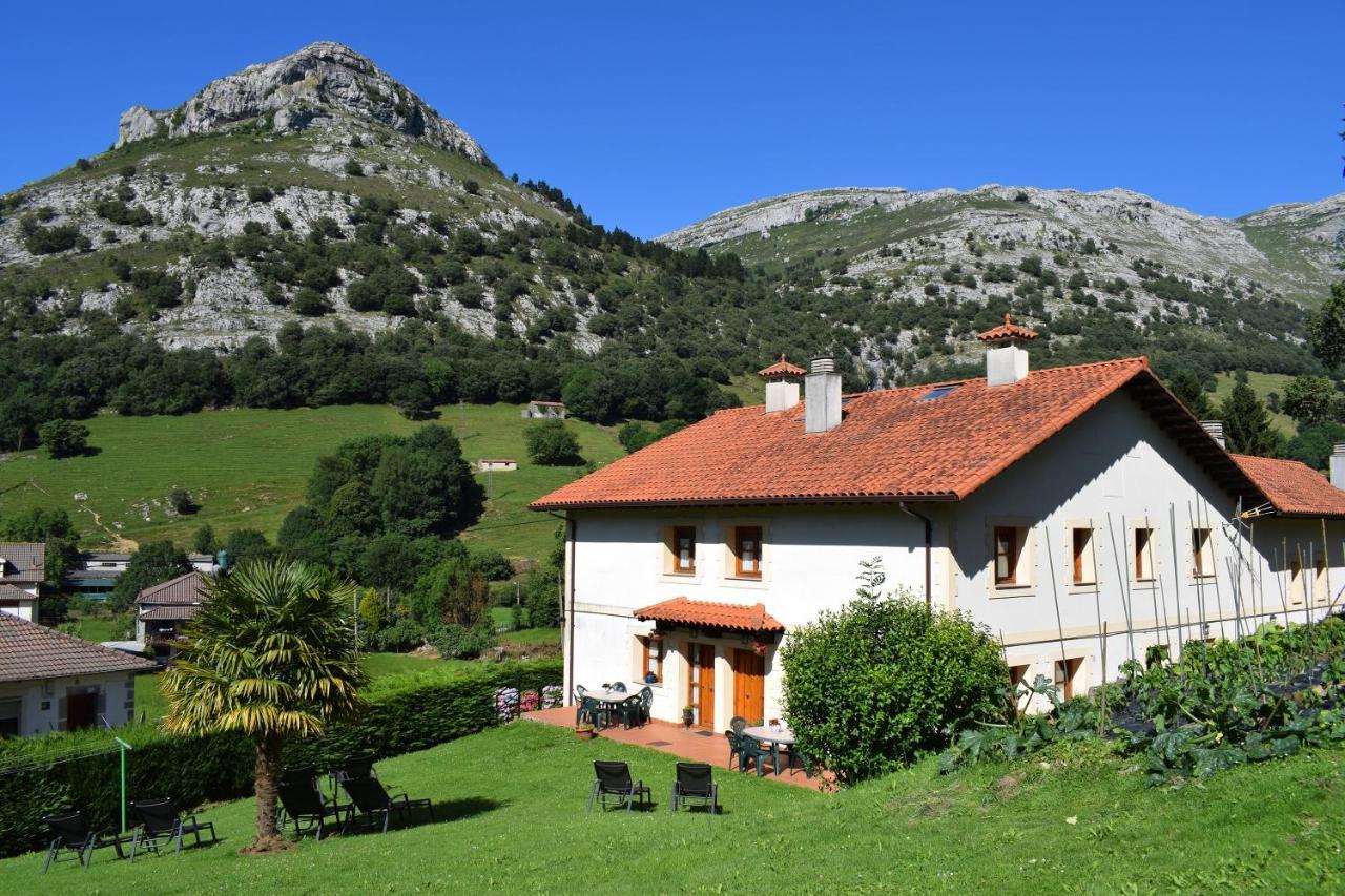 Apartamentos Rurales La Taberna Matienzo Exterior photo
